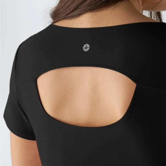 Halara U Neck Short Sleeve Backless Cut Out Ruched Curved Hem Yoga Sports Top - Picture 3 of 7